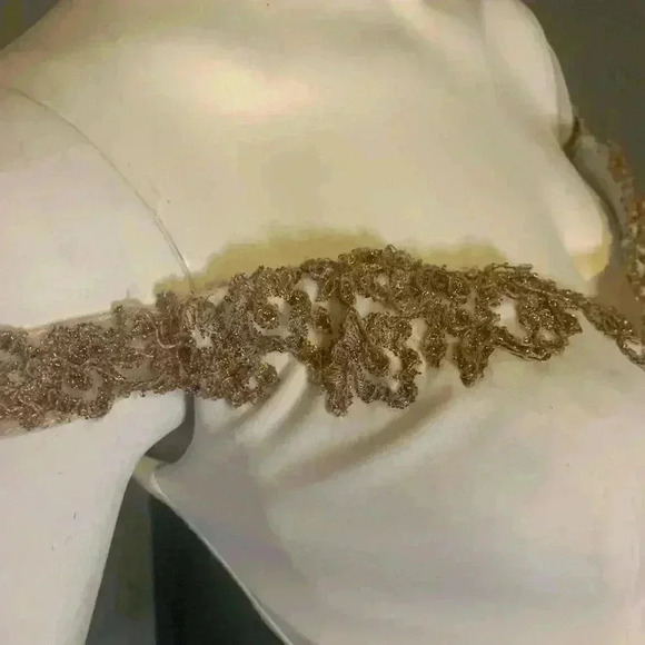 Faviana Glamour - Picture 5 of 13